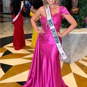 Elegant Pink Evening Gown